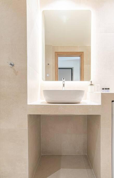Peaceful Shelter In Athens Apartment Bagian luar foto