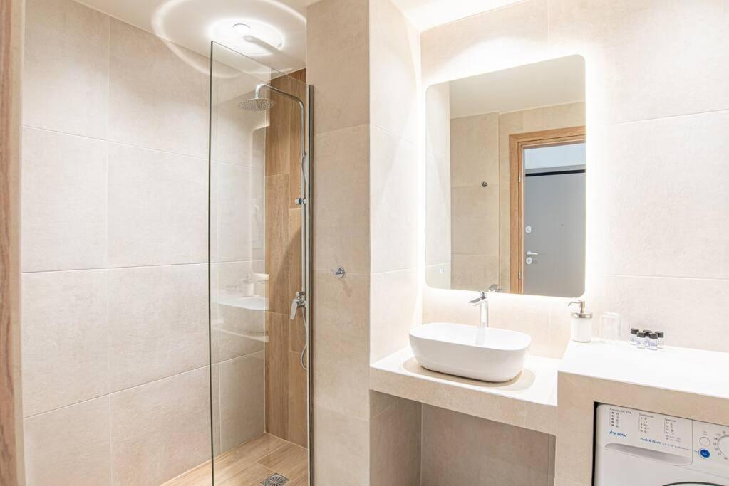 Peaceful Shelter In Athens Apartment Bagian luar foto
