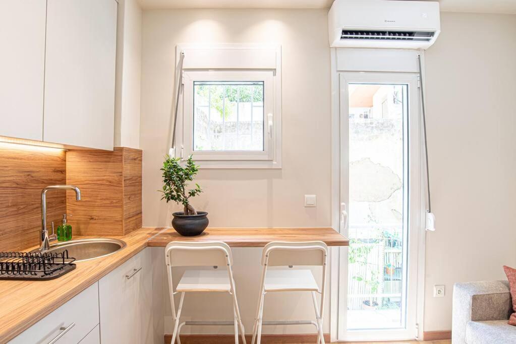 Peaceful Shelter In Athens Apartment Bagian luar foto