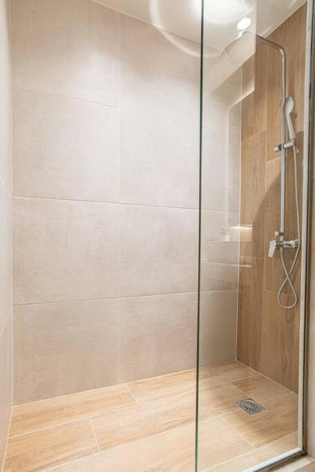 Peaceful Shelter In Athens Apartment Bagian luar foto